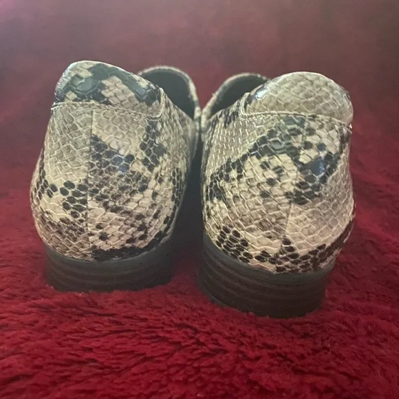 Clarks Women's Snakeskin Loafers - Black and Cream - Picture 4 of 7